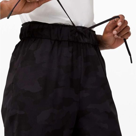 LULULEMON ATHLETICA Keep Moving Pant 7/8 High Rise in Heritage Camo Deep Coal - Picture 5 of 11